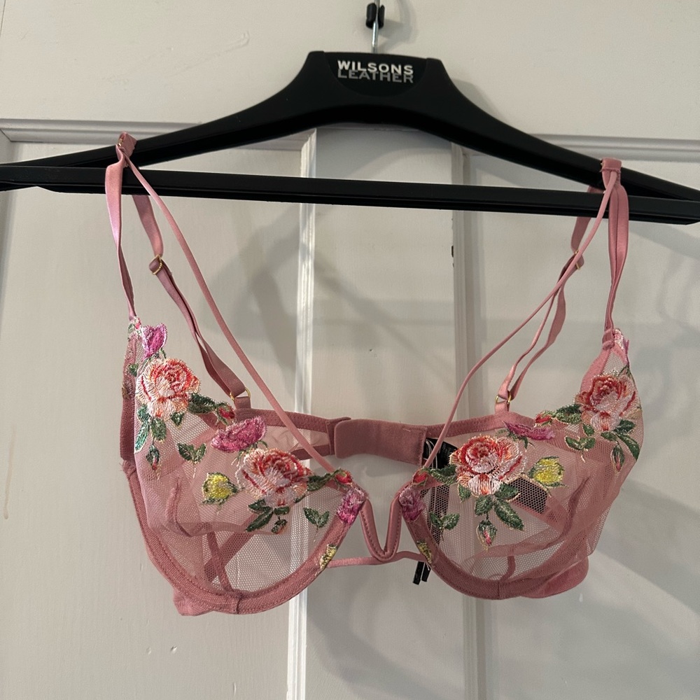 Victoria Secret floral bra never worn